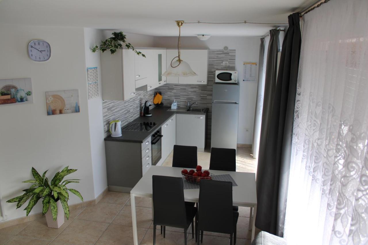 Night And Day Apartment Predazzo Luaran gambar